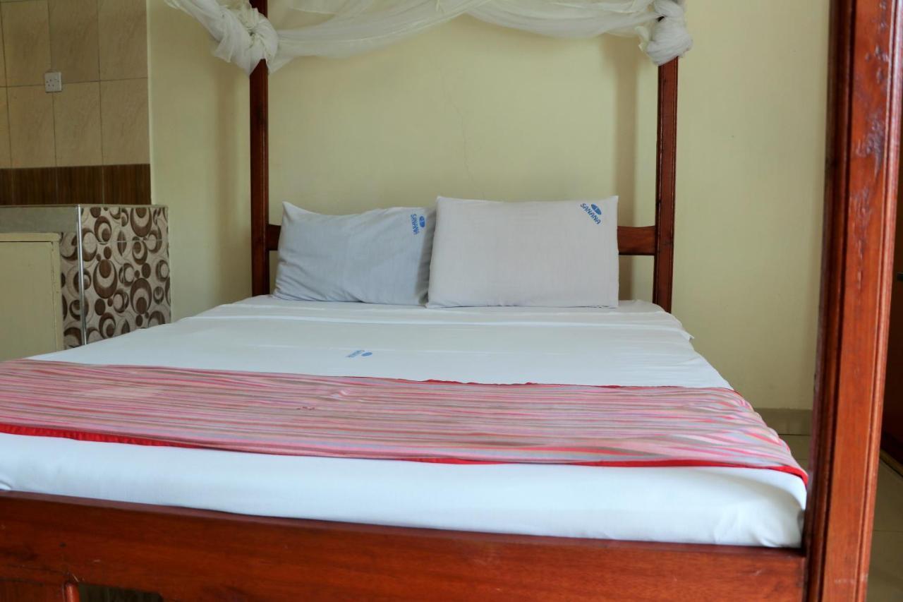 Sanana Conference Center And Holiday Resort Момбаса Екстериор снимка