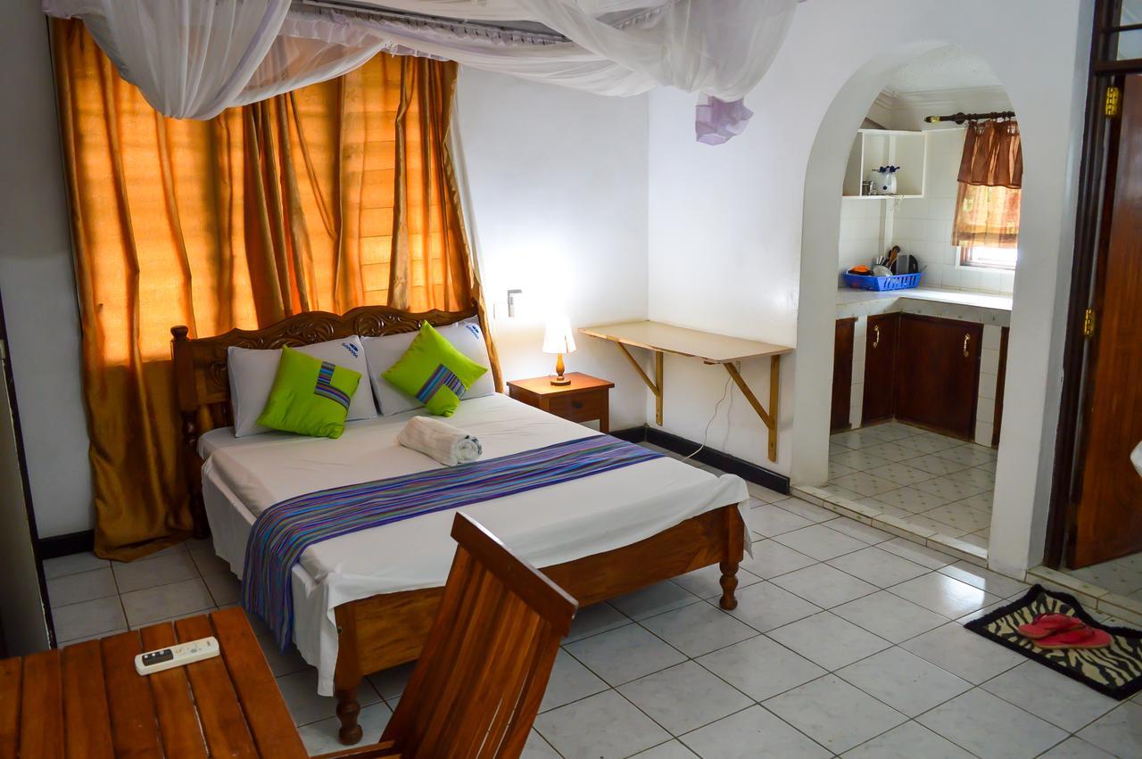 Sanana Conference Center And Holiday Resort Момбаса Екстериор снимка